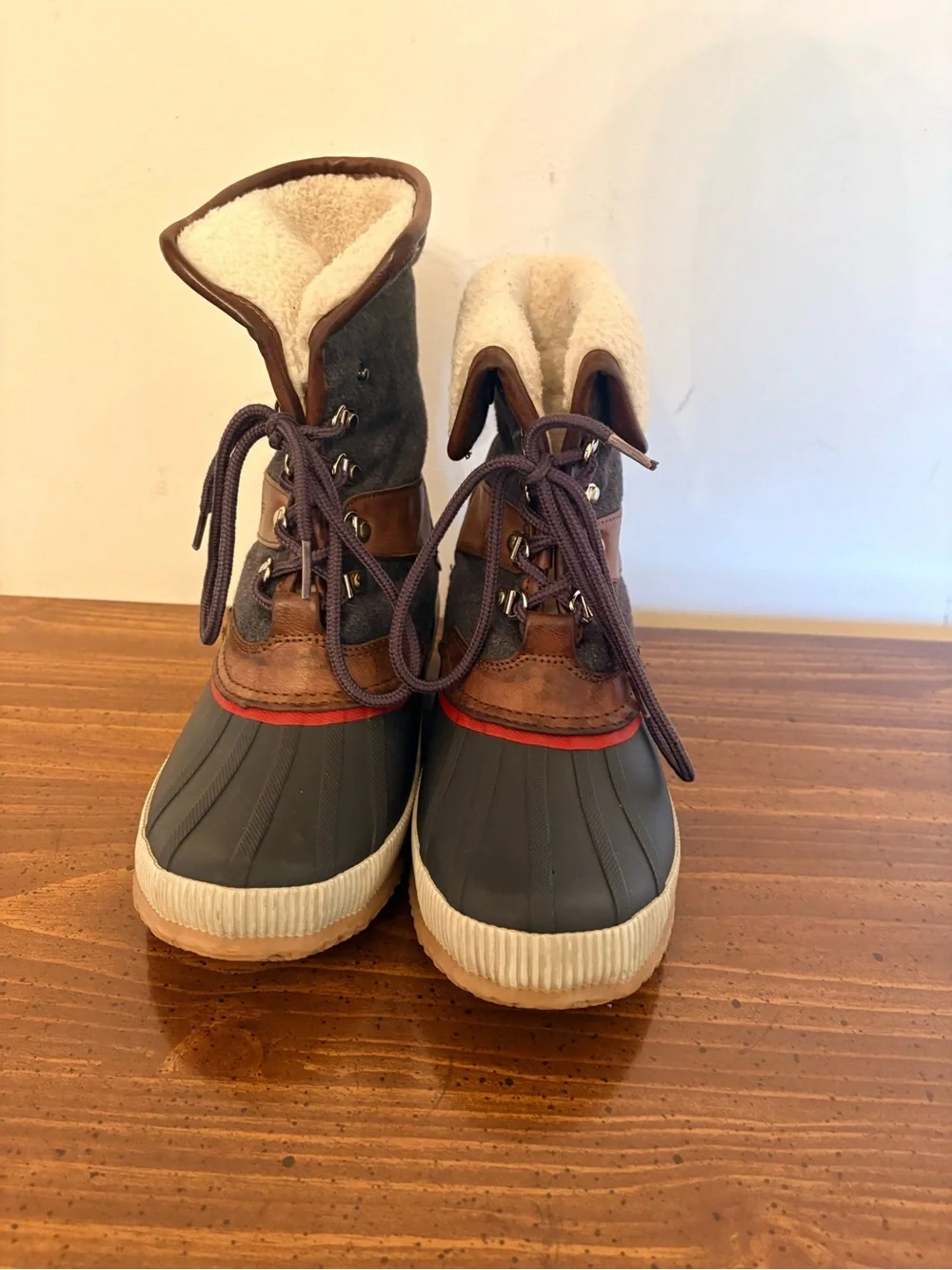 Tommy Hilfiger Women's Gray, Brown & Cream Sherpa-Lined Duck Boots old money Y2K